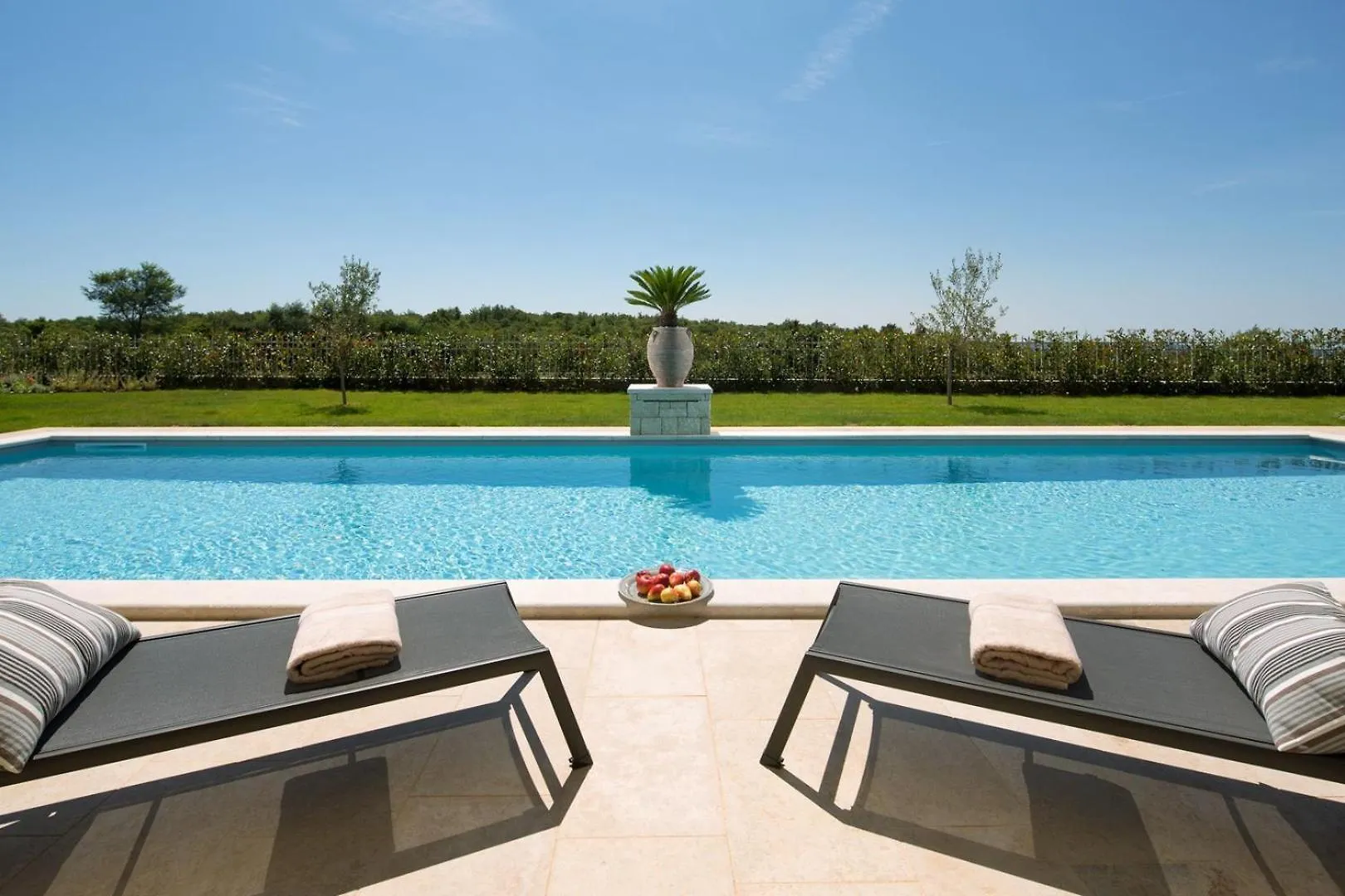 Beautiful Villa Nevia With Private Pool Ladici