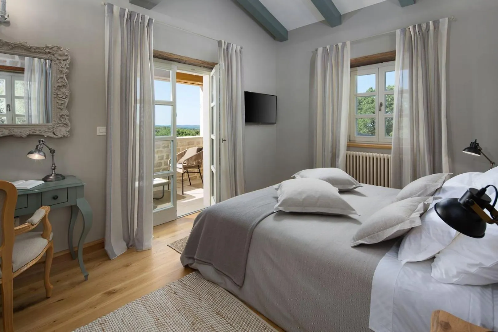 Beautiful Villa Nevia With Private Pool Ladici